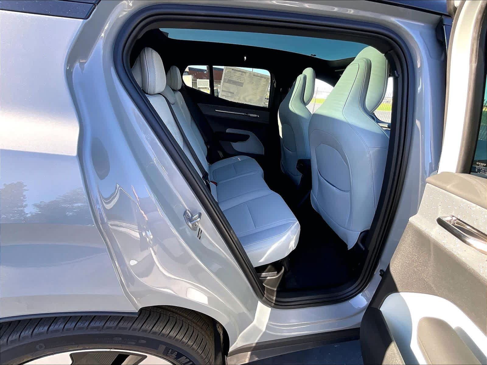New 2025 Volvo EX30 Ultra w/ Protection Package Premier AWD/4WD image 27