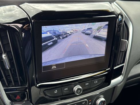 Used 2023 Chevrolet Traverse LT FWD image 18