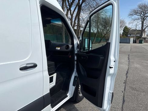 Used 2023 Mercedes-Benz Sprinter 2500 image 19