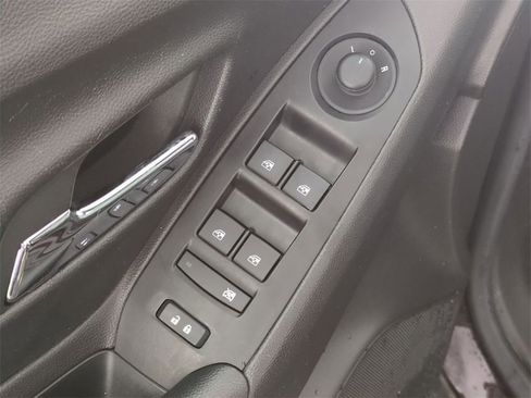 Certified 2022 Chevrolet Trax LT w/ LT Convenience Package image 22