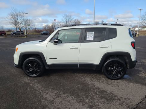 Used 2023 Jeep Renegade Altitude w/ Sun/Sound Group image 11