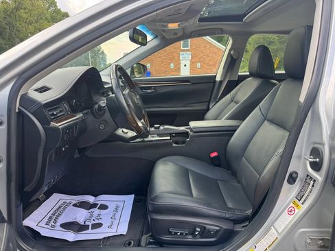 Used 2014 Lexus ES 350 w/ Premium Package FWD image 14