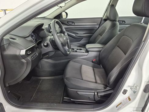 Used 2024 Nissan Altima 2.5 S FWD image 17