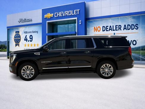 Used 2025 GMC Yukon XL Denali AWD/4WD image 4