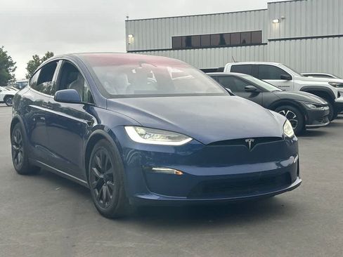 Used 2023 Tesla Model X AWD/4WD image 4