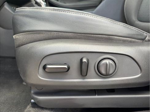 Used 2021 Buick Encore GX Select w/ Sport Touring Package FWD image 18