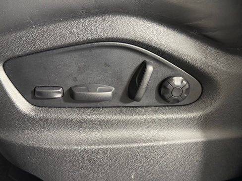 Certified 2025 Porsche Cayenne Coupe image 29