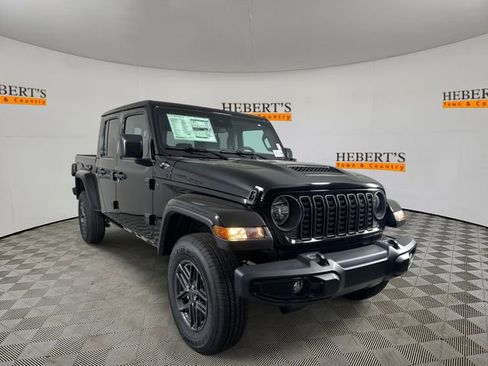 New 2025 Jeep Gladiator Sport image 3