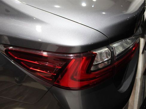 Used 2017 Lexus ES 350 w/ Luxury Package FWD image 11