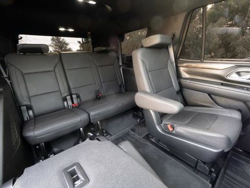 Used 2023 Chevrolet Tahoe Z71 w/ Luxury Package image 28