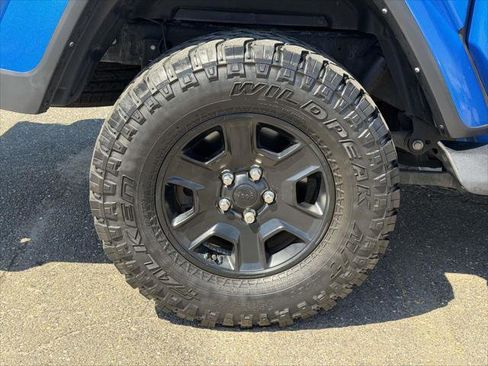Used 2021 Jeep Gladiator Overland w/ Popular Equipment Package AWD/4WD image 11