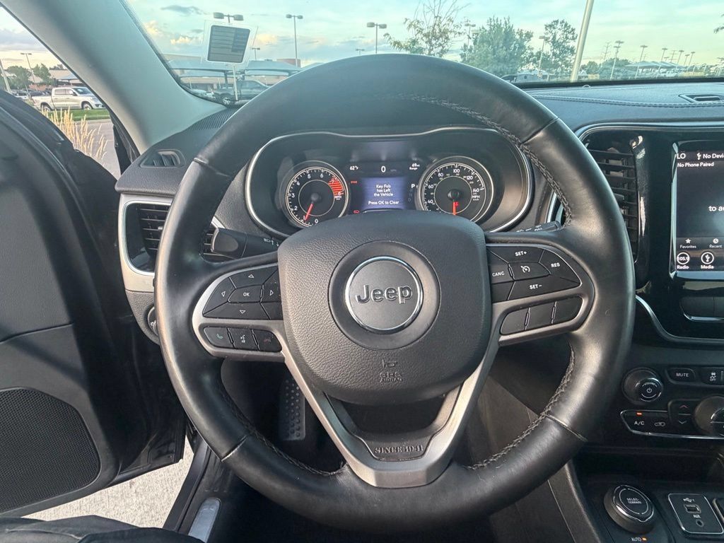 Used 2019 Jeep Cherokee Limited AWD/4WD image 11
