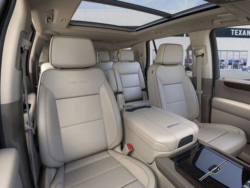 New 2026 GMC Yukon Denali w/ Sun & Power Step Package image 17