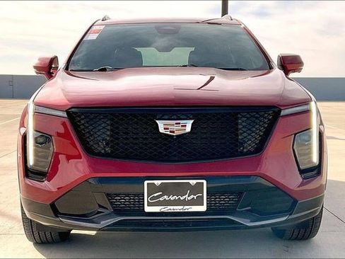 Used 2025 Cadillac XT4 Sport image 3