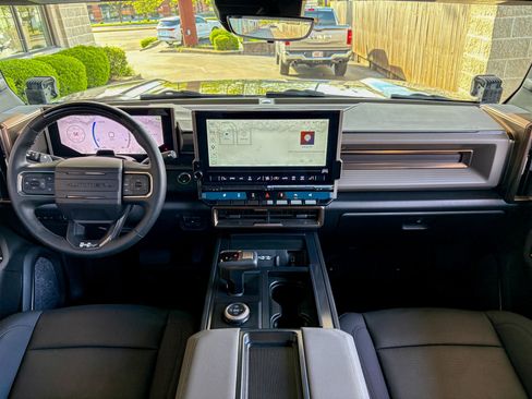 Used 2024 GMC Hummer EV 2X w/ Extreme Off-Road Package AWD/4WD image 2