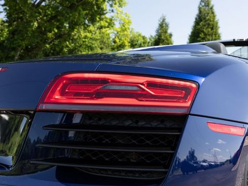 Used 2014 Audi R8 V8 w/ Convenience Package AWD/4WD image 39
