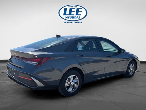 New 2026 Hyundai Elantra SE image 7