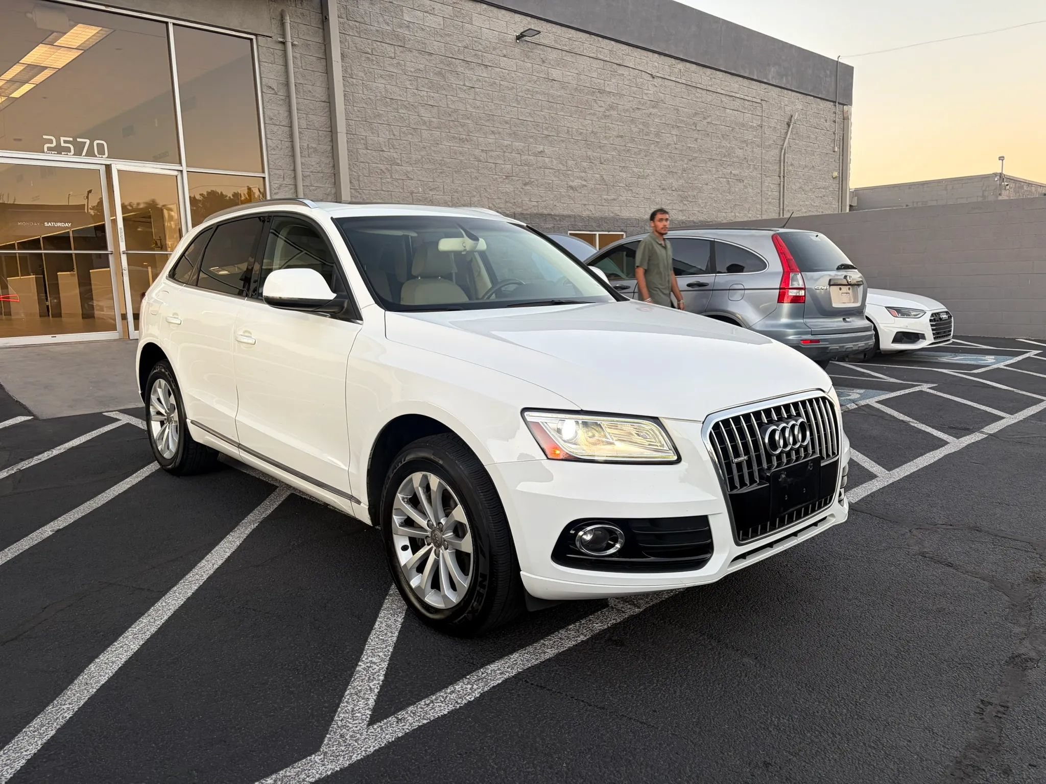Used 2014 Audi Q5 2.0T Premium AWD/4WD image 2