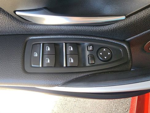 Used 2018 BMW 320i Sedan w/ Convenience Package image 19