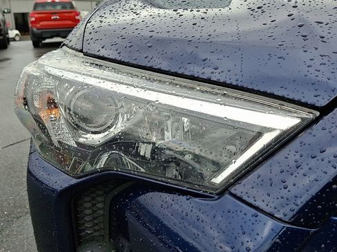 Used 2020 Toyota 4Runner TRD Off-Road Premium image 9