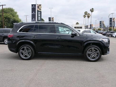 Used 2025 Mercedes-Benz GLS 450 4MATIC image 2