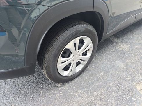 Used 2025 Chevrolet Trax LS image 33