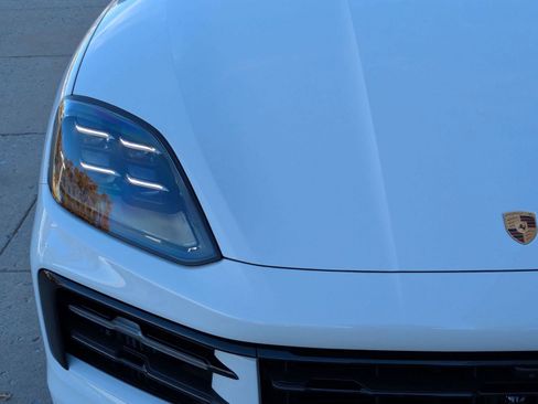 New 2026 Porsche Cayenne S image 12