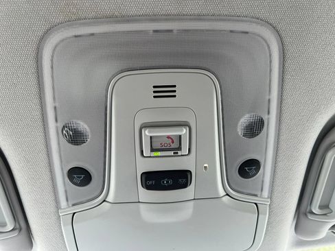 Certified 2022 Toyota Prius LE FWD image 28