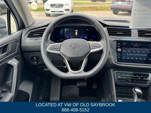Certified 2023 Volkswagen Tiguan SE w/ Panoramic Sunroof Package AWD/4WD image 16
