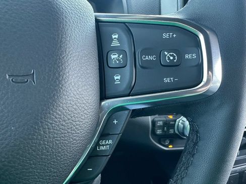 Used 2025 RAM 1500 Laramie AWD/4WD image 38