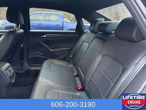 Used 2021 Volkswagen Passat 2.0T R-Line image 13