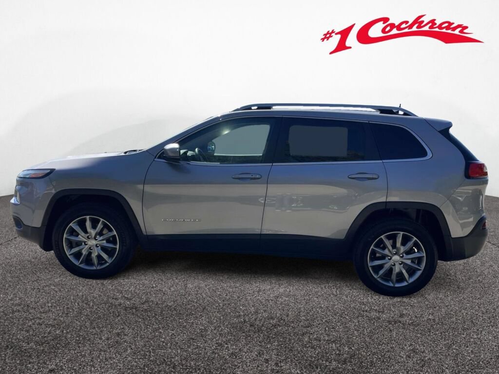 Used 2018 Jeep Cherokee Limited AWD/4WD image 10