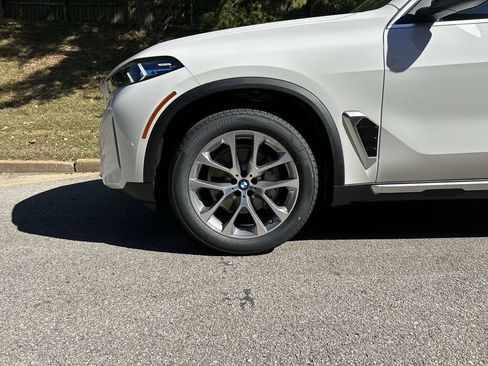 Used 2026 BMW X5 xDrive40i w/ Parking Assistance Package AWD/4WD image 13