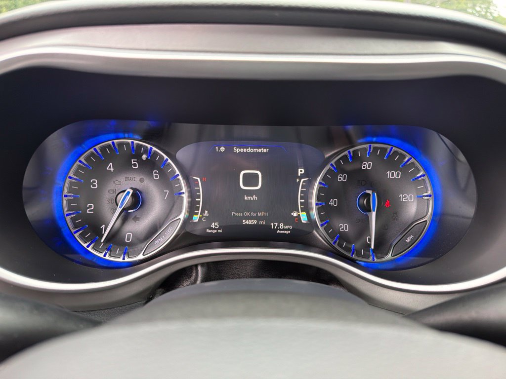 Used 2025 Chrysler Pacifica Select FWD image 9