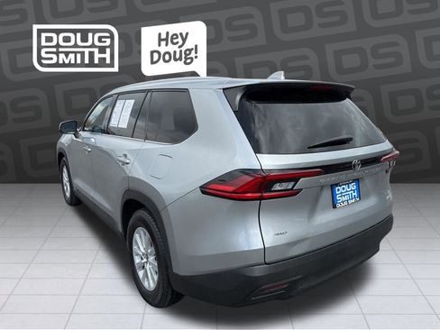 Used 2025 Toyota Grand Highlander AWD image 3