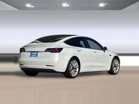 Used 2020 Tesla Model 3 Standard Range image 8