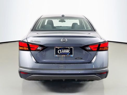 Used 2025 Nissan Altima 2.5 SV FWD image 6