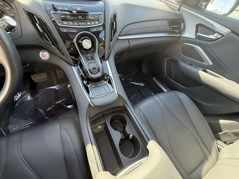Used 2024 Acura RDX SH-AWD image 27