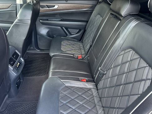 Used 2024 Volkswagen Atlas SEL Premium R-Line AWD/4WD image 12