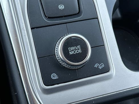 Used 2023 Ford Explorer XLT w/ Equipment Group 202A image 14