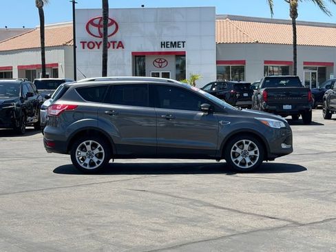 Used 2015 Ford Escape Titanium FWD image 4