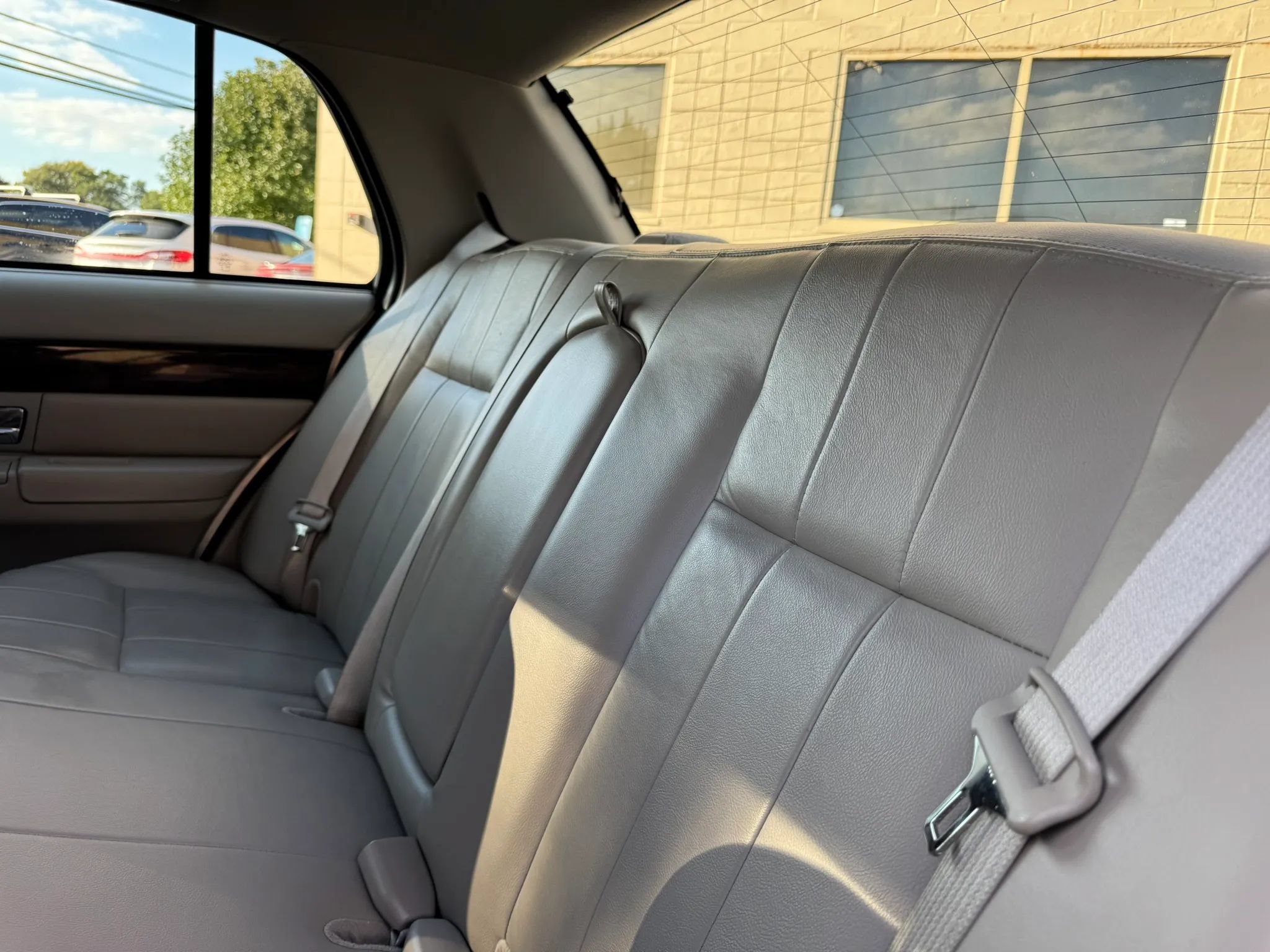 Used 2010 Mercury Grand Marquis LS RWD image 32