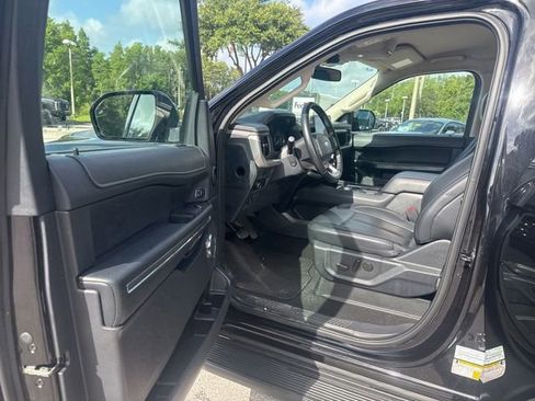 Used 2024 Ford Expedition XLT RWD image 13