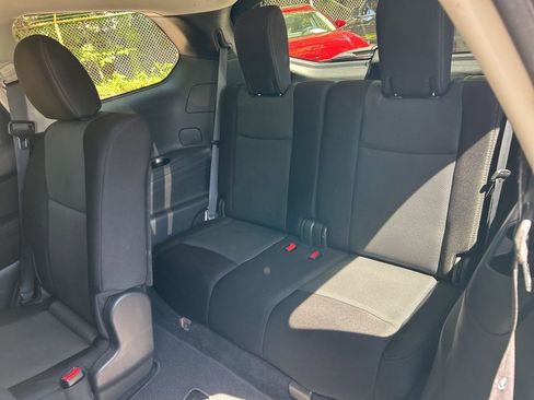 Used 2017 Nissan Pathfinder SV FWD image 27