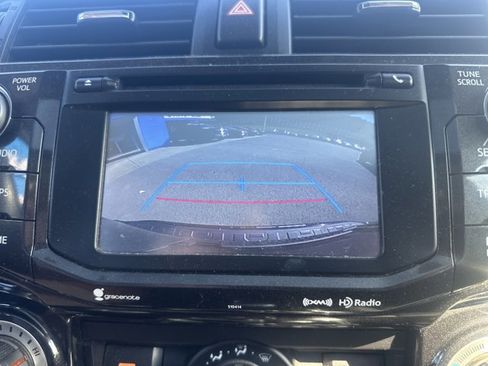 Used 2018 Toyota 4Runner TRD Off-Road Premium AWD/4WD image 25