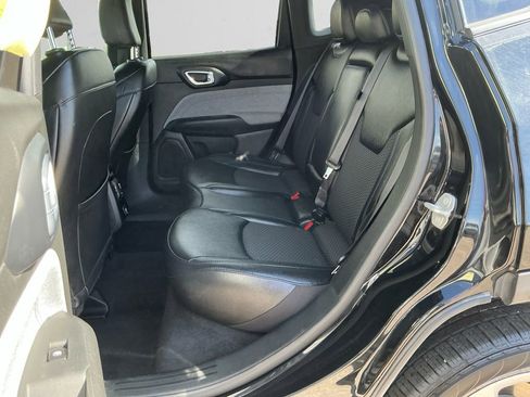 Used 2024 Jeep Compass Latitude image 13