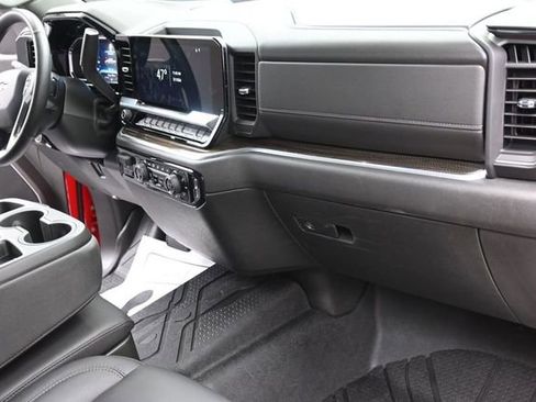 Used 2025 Chevrolet Silverado 1500 LT w/ Leather Package AWD/4WD image 28