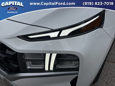 Used 2023 Hyundai Santa Fe SEL FWD image 11