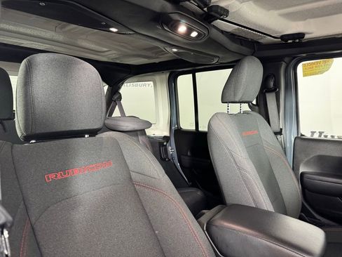 Used 2025 Jeep Wrangler Unlimited Rubicon image 32