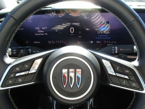 Used 2025 Buick Envision Sport Touring image 15